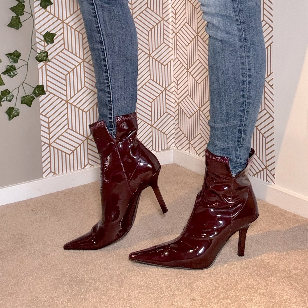Zara booties shinny burgundy size 8